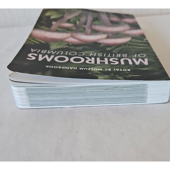 Mushrooms of British Columbia Field Guide Identification Handbook MacKinnon Andy - Picture 7 of 16